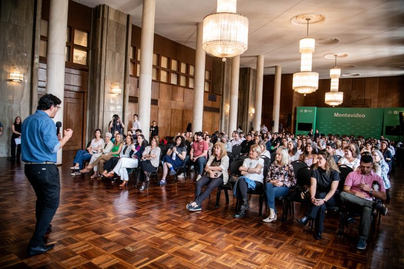 Entrega de certificados de calidad a dependencias de la Intenden