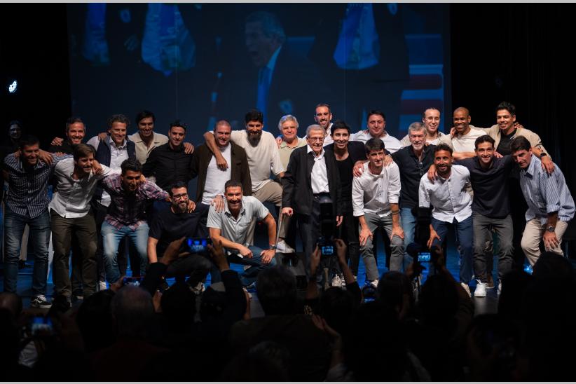  Reconocimiento al maestro Óscar Washington Tabárez