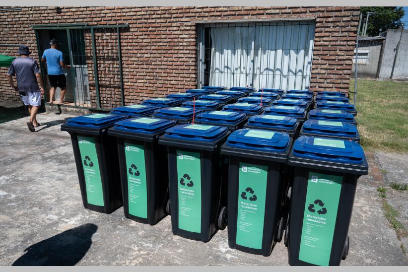  Entrega de contenedores en municipios A y G