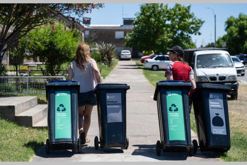  Entrega de contenedores en municipios A y G