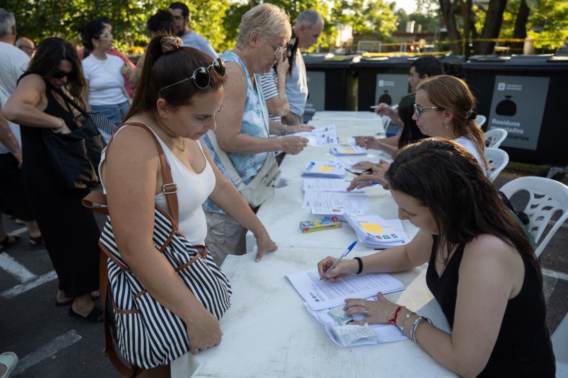 Entrega de contenedores en municipio G