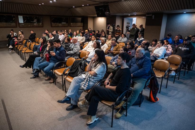 Intendente, Mario Bergara participa en firma de escrituras para 