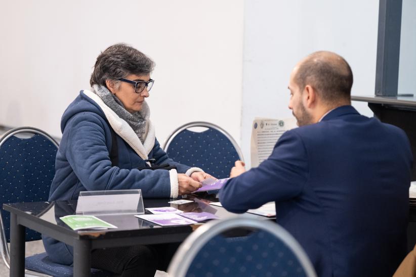 Intendente, Mario Bergara participa en firma de escrituras para 