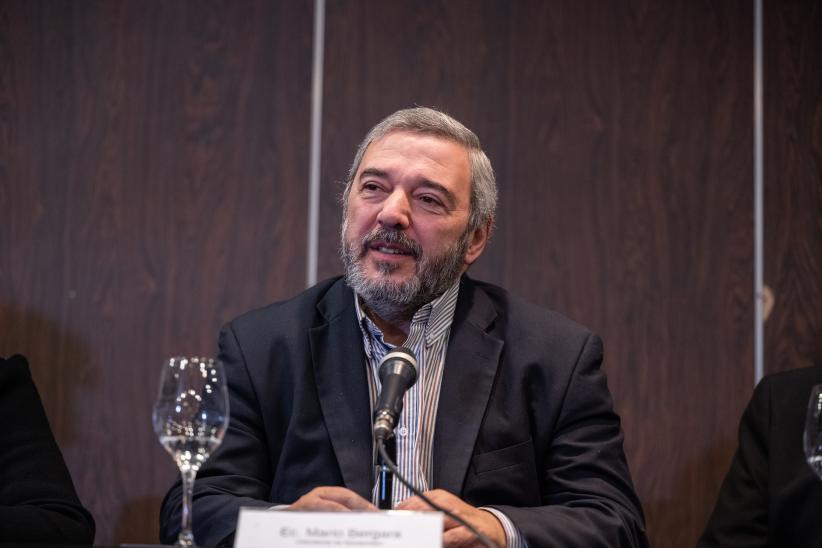  Acto por renombramiento de sala Dorada como sala "Gonzalo Cará