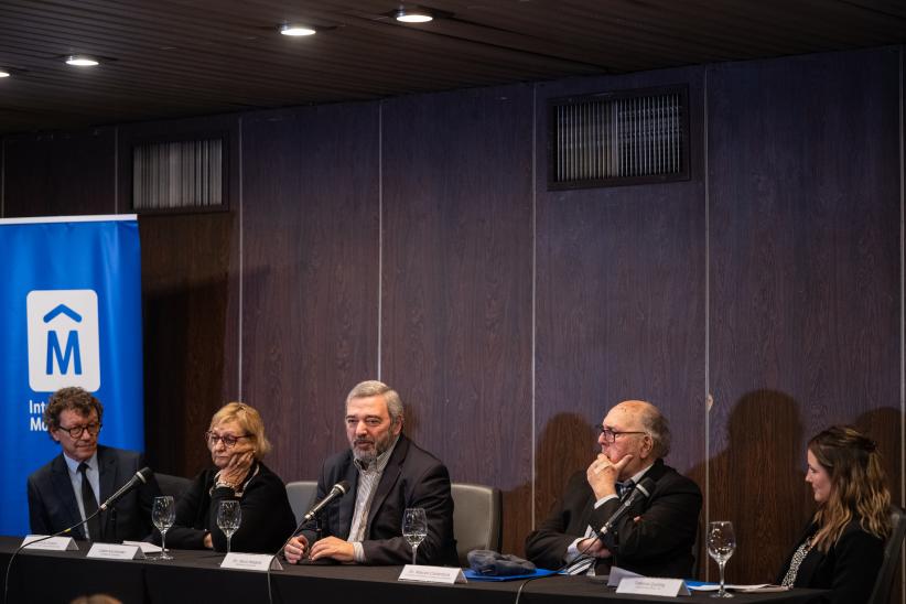  Acto por renombramiento de sala Dorada como sala "Gonzalo Cará