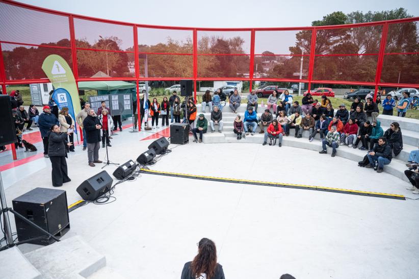 Inauguración de plaza en Piedras Blancas