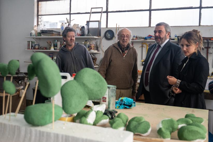 Firma de convenio entre la IM y equipo de película "Pueblo chic