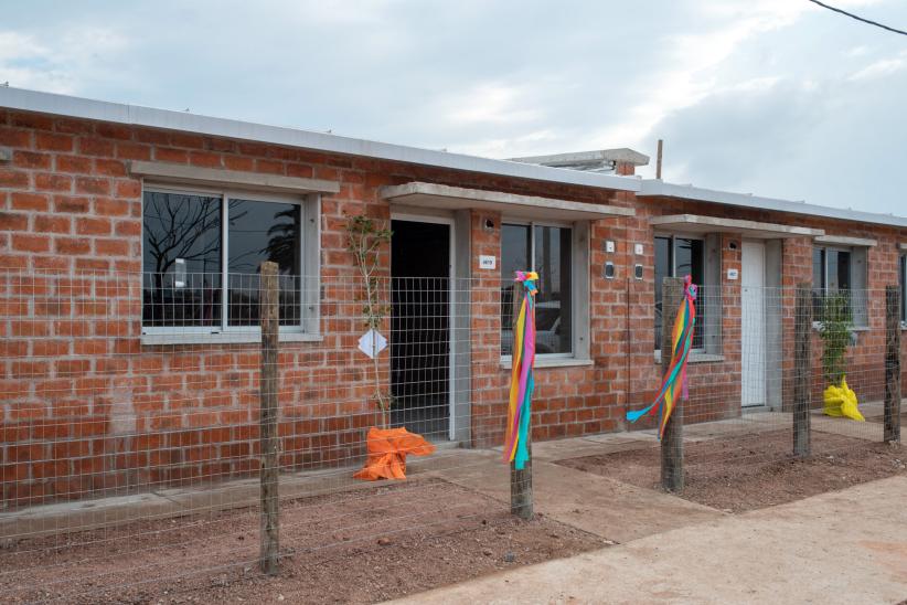 Entrega de viviendas en barrio Cauceglia