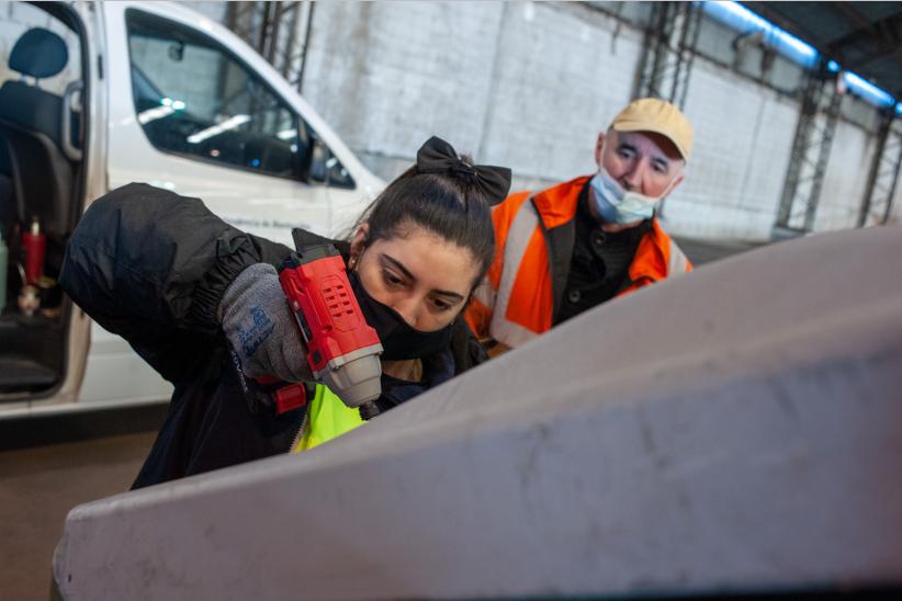 Capacitación en reparación de contenedores en el marco del Plan Laboral ABC