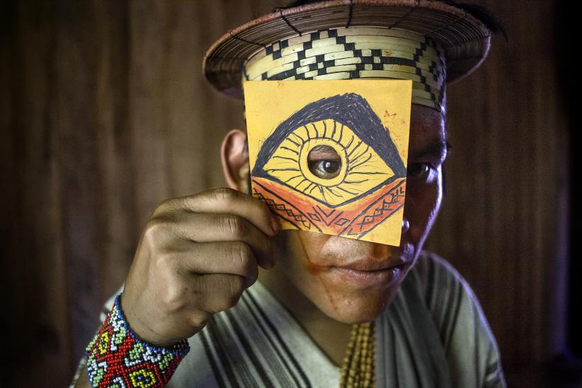Los «ojos» de las cámaras oscuras de cada alumno del taller. Aldea Apiwtxa Asháninka, Acre, Brasil, 2017.