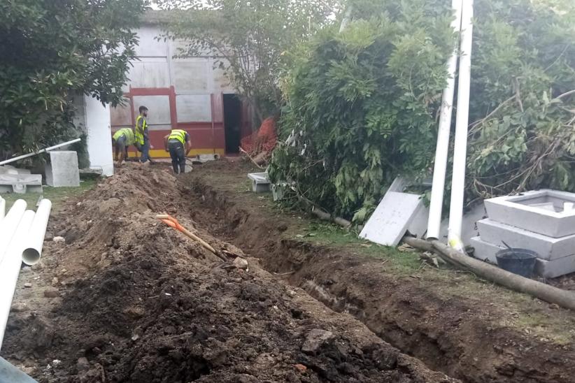 Conexión a sanemaiento en el barrio La Paloma