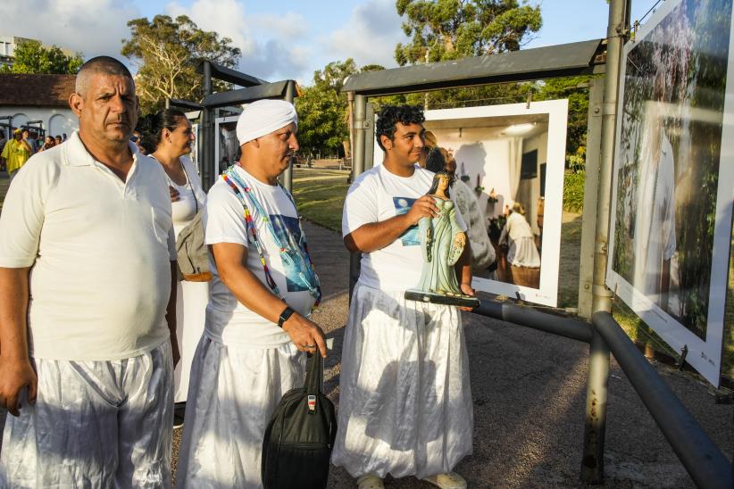 Inauguración de la exposición fotográfico IMOLE: expresiones religiosas de matriz afro en Montevideo