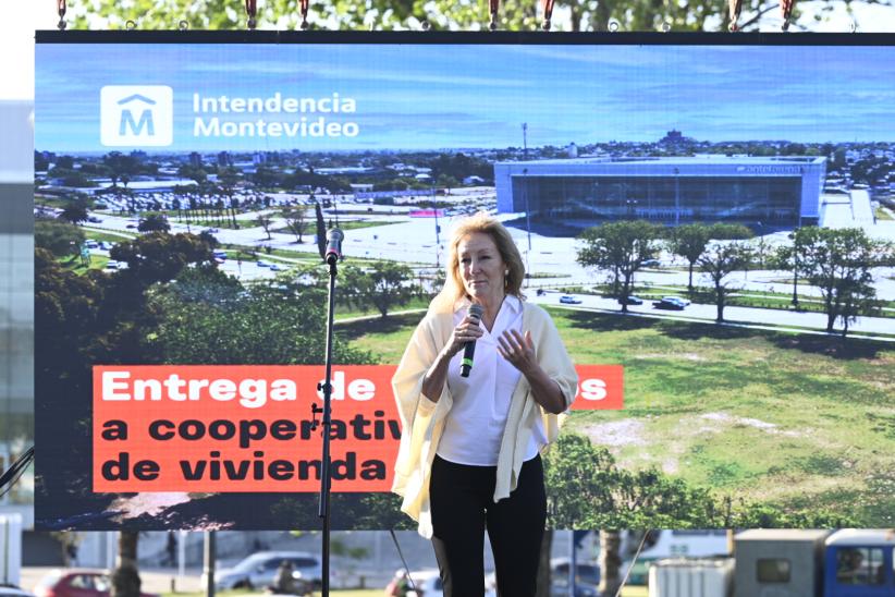 Entrega de terrenos a cooperativas de viviendas en barrio de la Innovación