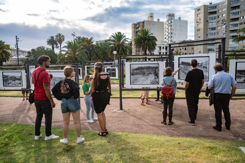 Inauguración de fotogalería por los 80 años del teatro de Verano