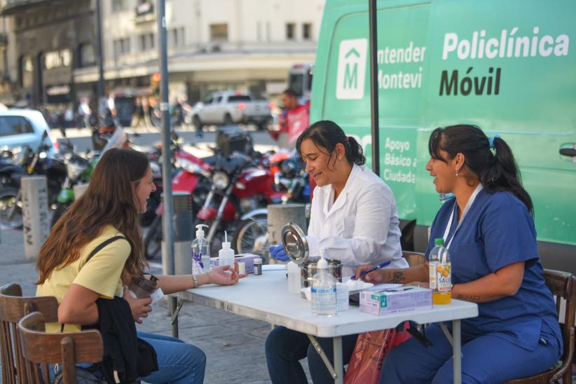 Actividad en la explanada: Acercando el rol del Bioquímico a la ciudadanía