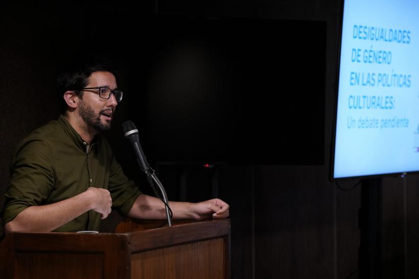 Presentación de investigación sobre género y cultura