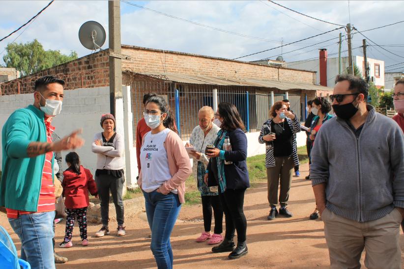 Recorrida por asentamientos Las Cañas y 12 de Octubre