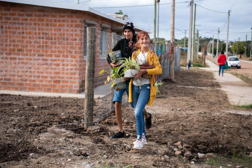 Entrega de viviendas en el barrio Cauceglia