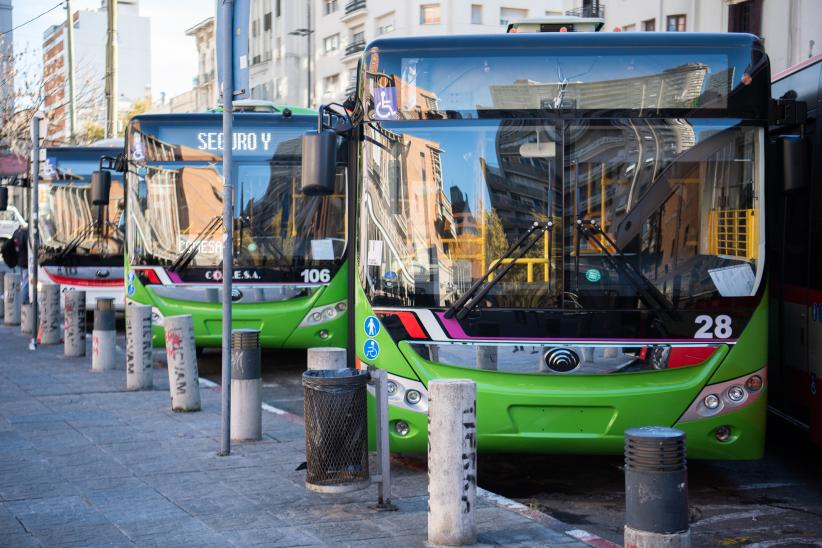 Presentación de nuevos vehículos de transporte colectivo híbridos