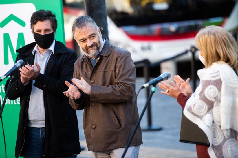 Presentación de nuevos vehículos de transporte colectivo híbridos