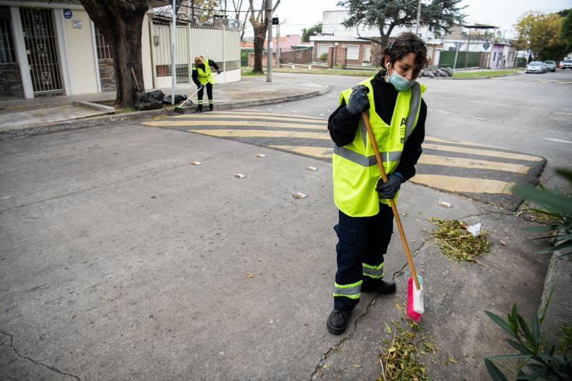 Cuadrilla de barrido en el marco del Programa ABC Oportunidad Trabajo