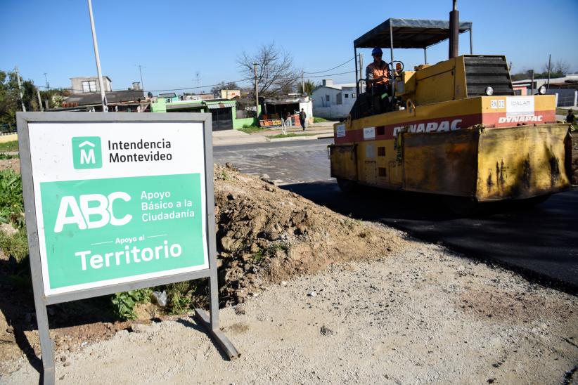 Asfaltado en calle Dr. Ernesto Quintela en el marco del Plan ABC