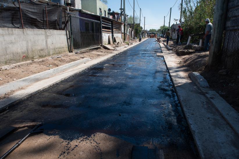 Asfaltado en barrio Las Cabañitas 