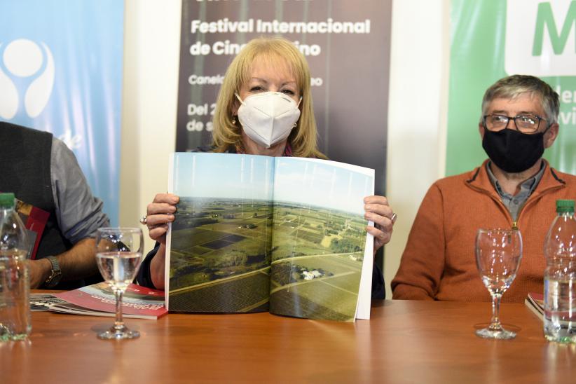   Lanzamiento del Festival Internacional de Cine del Vino " MOST - Vino al Sur " en el Museo de la Uva y El Vino