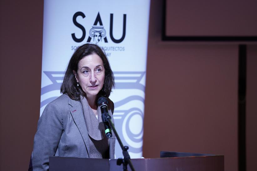 Presentación de cartillas de conservación patrimonial en el Teatro Solís