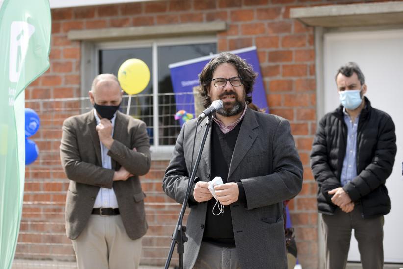 Entrega de viviendas a familias de barrio Cauceglia