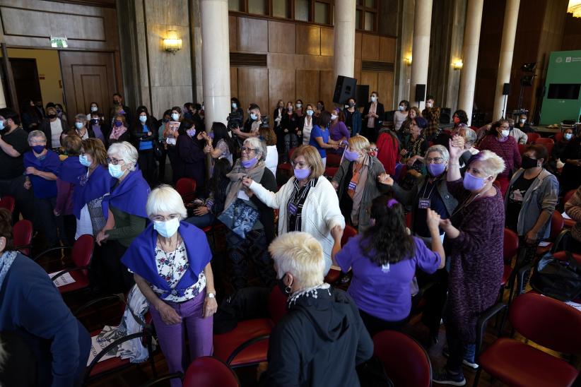 Conmemoración de los 25 años de Comuna Mujer en la Sala Ernesto de los Campos