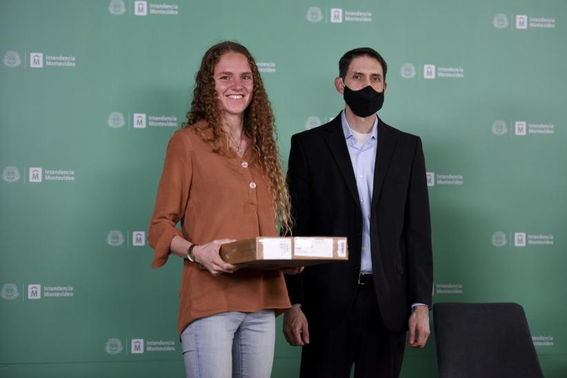  Entrega de premios del concurso “Desafío Montevideo API 2021”