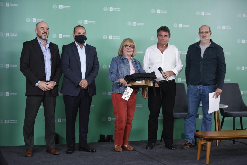  Entrega de premios del concurso “Desafío Montevideo API 2021”