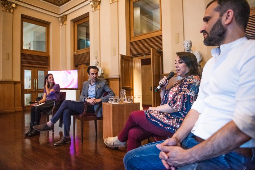 Presentación de la zarzuela "La del manojo de rosas" de Pablo Sorozábal en el foyer del Teatro Solís