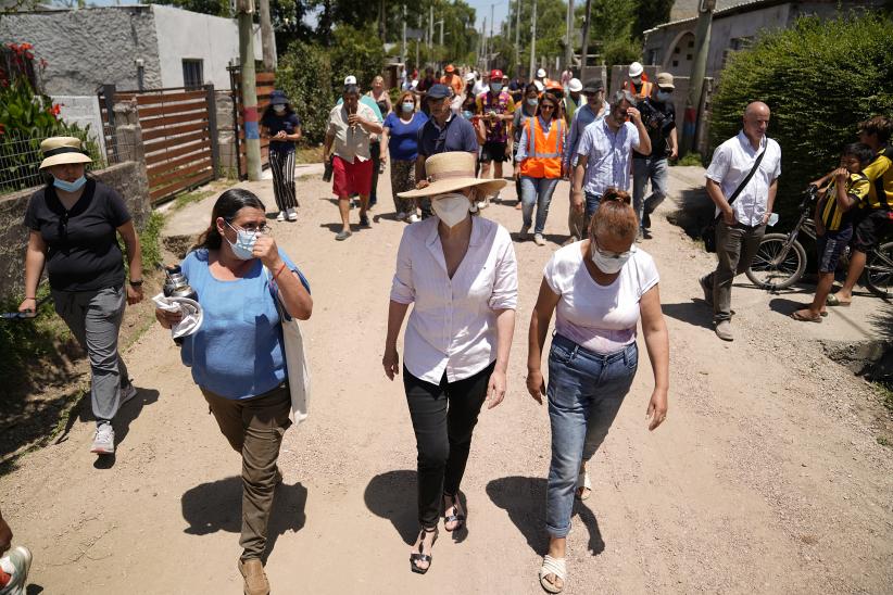 Recorrida de la Intendenta Carolina Cosse por obras del Plan ABC en el barrio El Viñedo