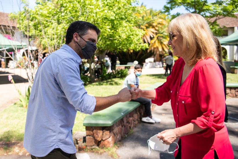 Entrega de diplomas a participantes de cursos dictados en Cedel Carrasco