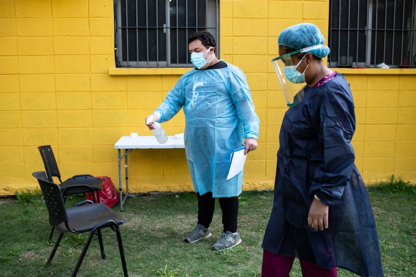 Hisopado de Covid-19 en la Policlínica Los Ángeles del Complejo SACUDE