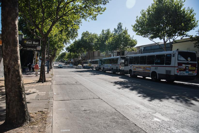 Operativo de limpieza en feria vía blanca de Reyes en la Avenida 8 de octubre