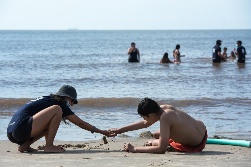 Actividades físicas, deportivas y recreativas para personas con discapacidad en la Playa del Cerro