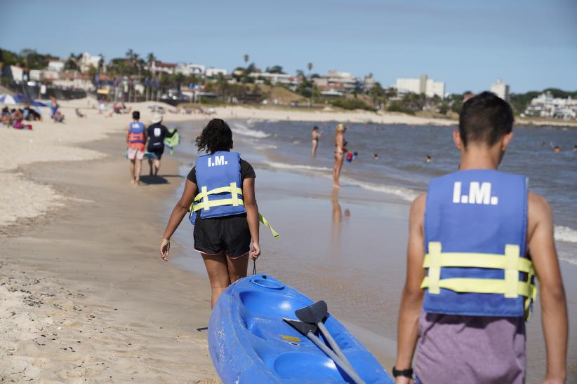 Deportes náuticos en Escuela de Mar de Playa Honda