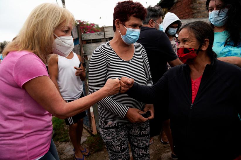 Donación de colchones y elementos de limpieza en Dr. Alfonso Lamas a familias damnificadas por las inundaciones