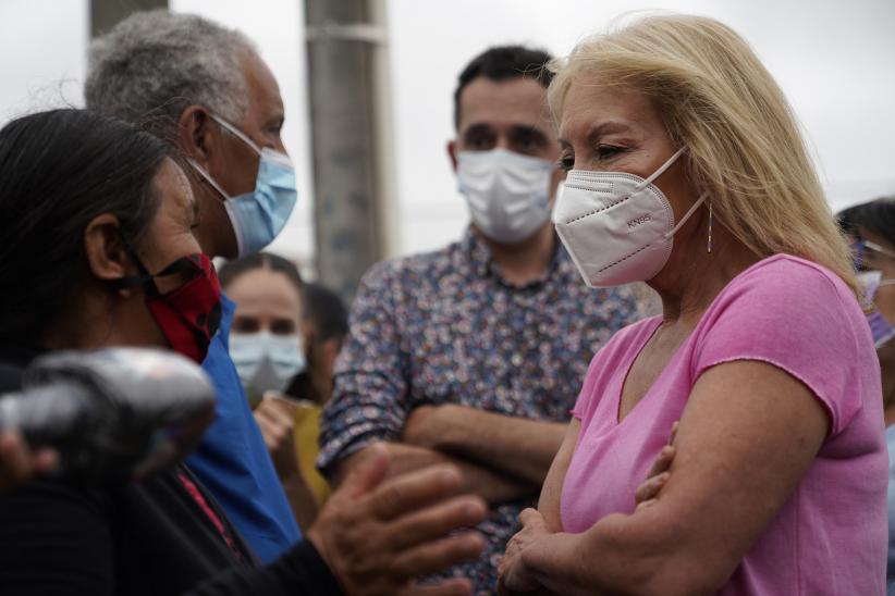 Donación de colchones y elementos de limpieza en Dr. Alfonso Lamas a familias damnificadas por las inundaciones