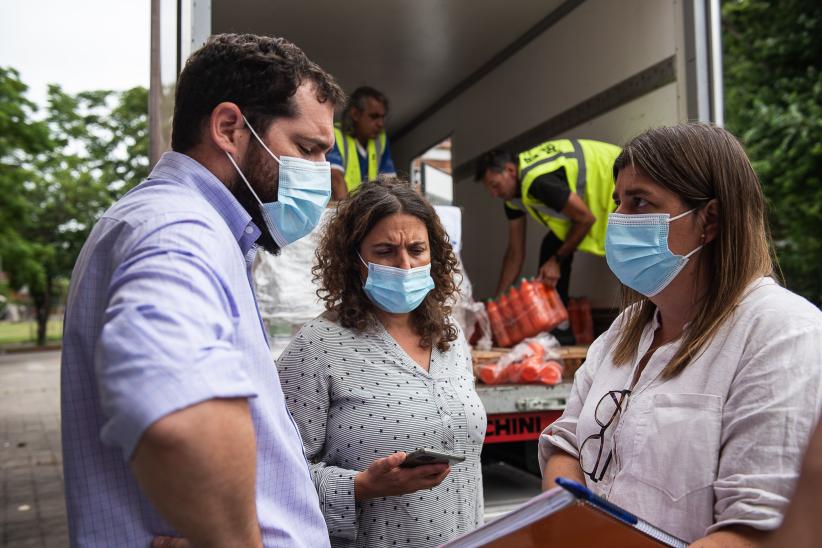 Preparativos para la donación de colchones y elementos de limpieza en el CECOED