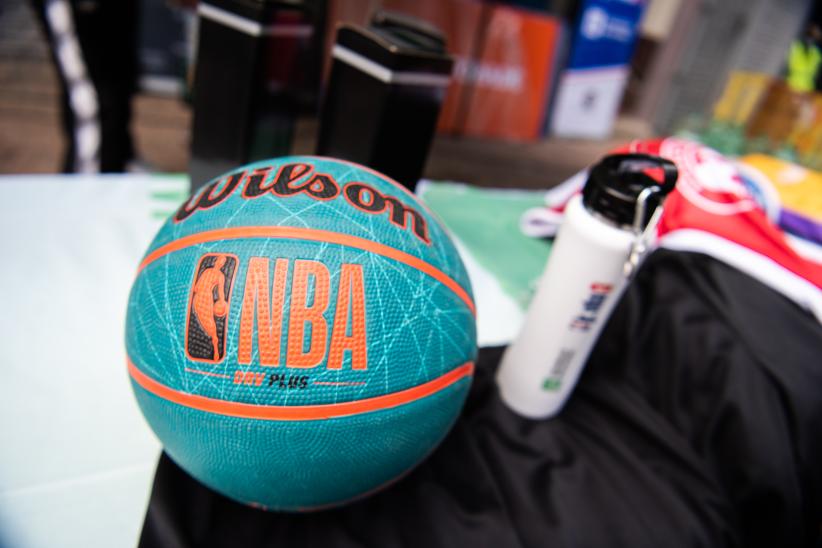 Entrega de camisetas del Torneo Jr. NBA en el Estadio Centenario