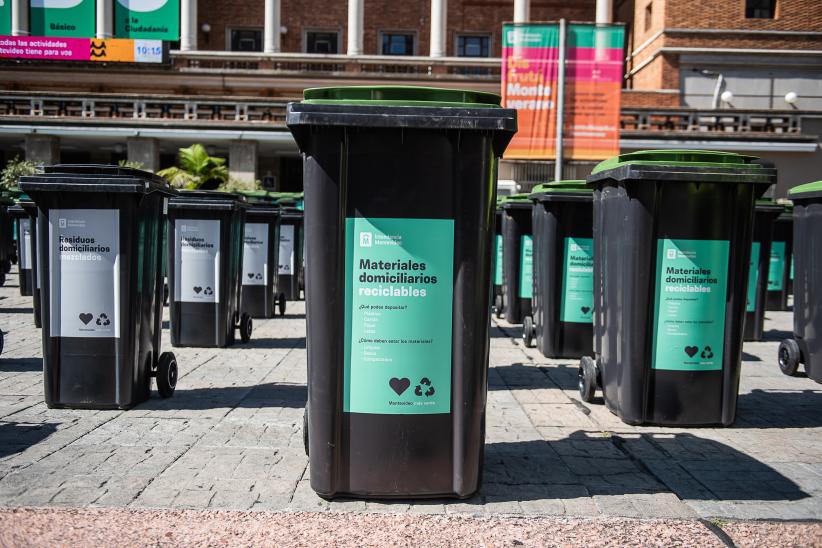 Lanzamiento del programa “Reciclando Barrio a Barrio” en la explanada de la Intendencia de Montevideo