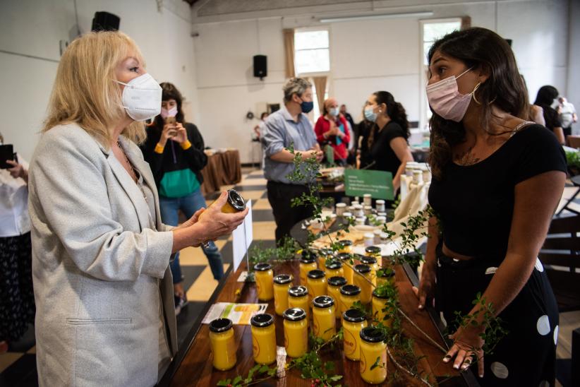 Feria de Mujeres Emprendedoras en Cedel Carrasco en el marco del Mes de la Mujer