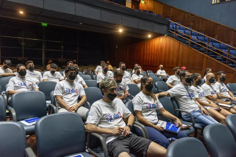 Intendencia de Montevideo y Jr. NBA Leagues organizan clínica de academia para entrenadores del Jr. NBA 