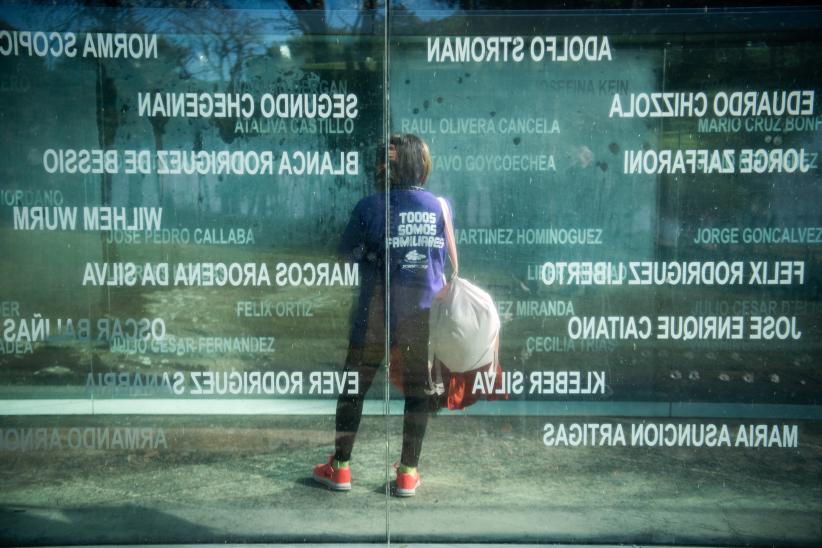 Homenaje a personas detenidas desaparecidas durante la última dictadura en el Memorial de los Detenidos Desaparecidos 