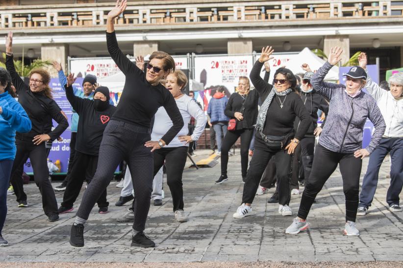 Día Internacional de Acción por la Salud de las Mujeres en la explanada de la Intendencia