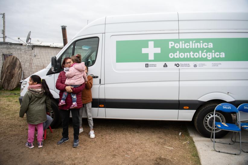 Lanzamiento de policlínica odontológica móvil en el Complejo Verdisol